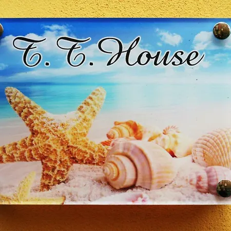 T T House Holiday home La Spezia